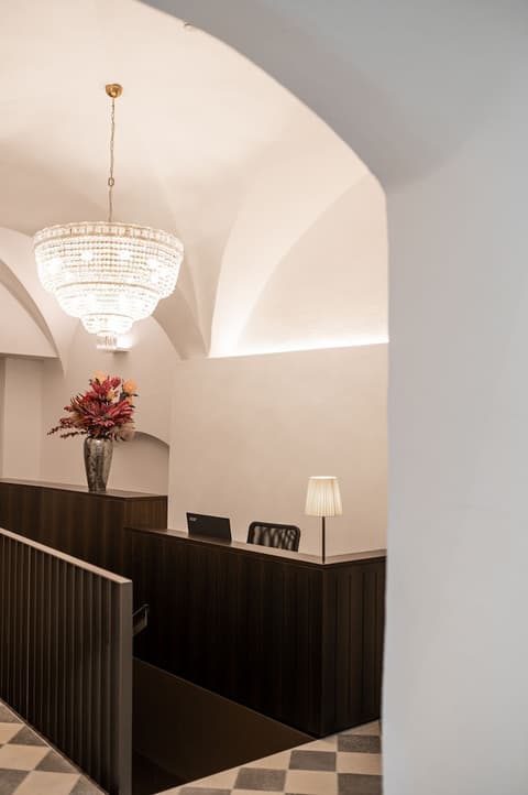 Kuntino Suites, Reception