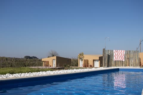 Entre Vinhas & Mar, Outdoor pool