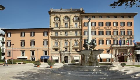 Grand Hotel Plaza e Locanda Maggiore, Front of property