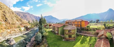 Amak Valle Sagrado, Primary image