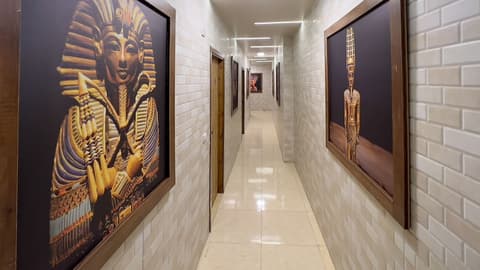 Giza Pyramids View Inn, Interior entrance