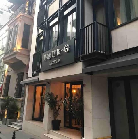 Four-G Hotel, Exterior