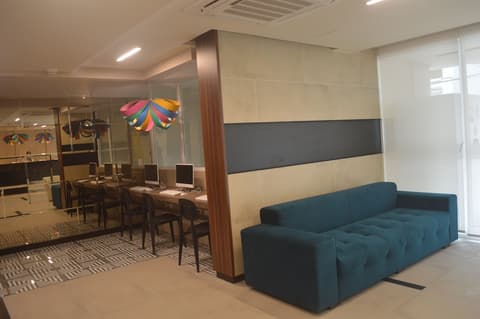 Arawi Miraflores Express, Lobby