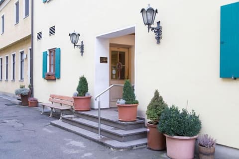 Gasthof Zur Sonne, Property entrance