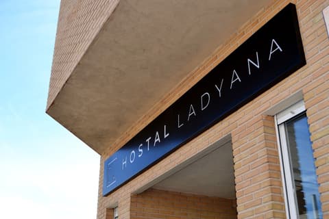 Hostal Lady Ana Maria, Front of property