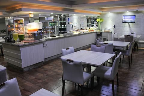 Aj Hotel, Breakfast buffet