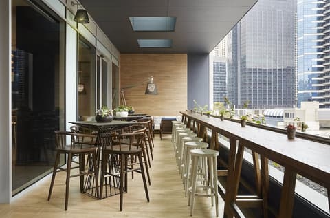 Holiday Inn Express Melbourne Southbank by IHG, Bar (on property)
