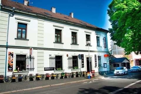 Museum of Bricks, Front of property