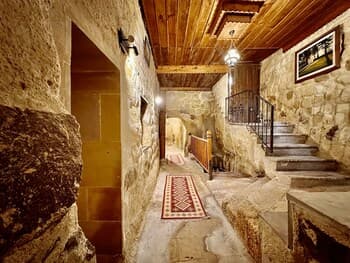 Harkasos Cave Hotel, Reception