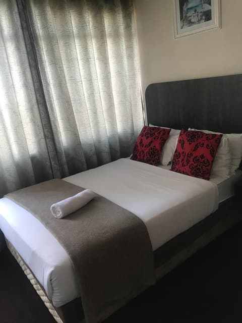 Businessburg Hotel, Room