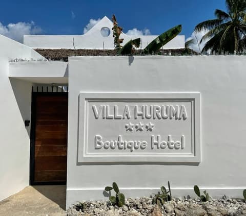 Villa Huruma, Exterior