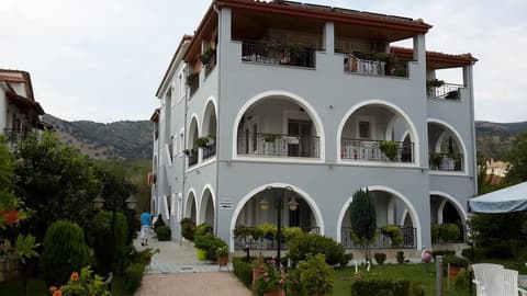 Delphin Rooms Sivota, Front of property