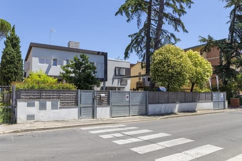 Anda e Rianda, Exterior