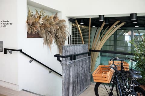 Wren Urban Nest, Exterior