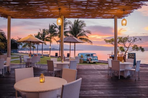 Lovina Beach Club & Resort, Restaurant
