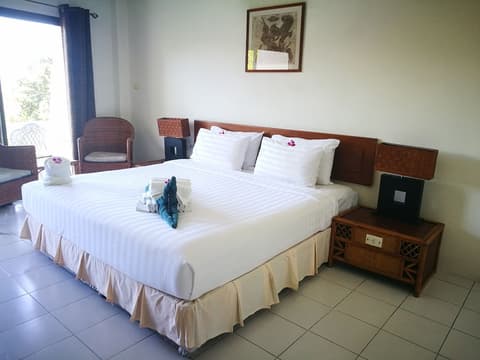 On The Hill Karon Resort, Room