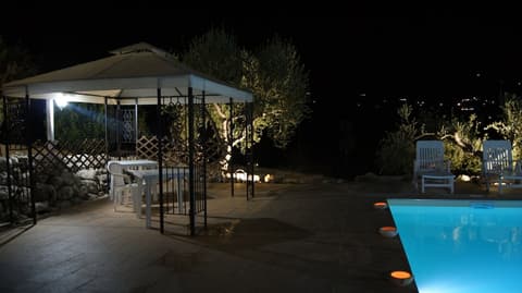 B&B Eyexei Domus, Outdoor pool