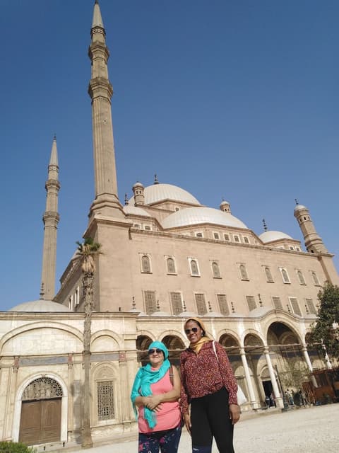 Queen Pyramids View Inn, Game drive