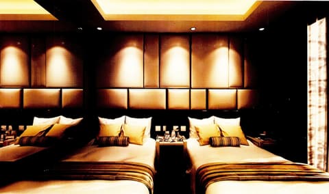 Grand City Hotel, Room