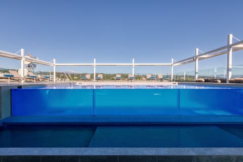 Las Hotel & Spa, Rooftop pool