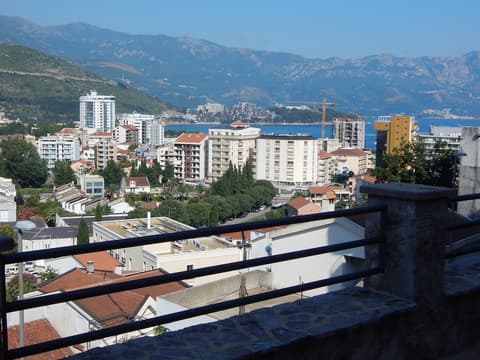 Contessa Apartments, Terrace/patio