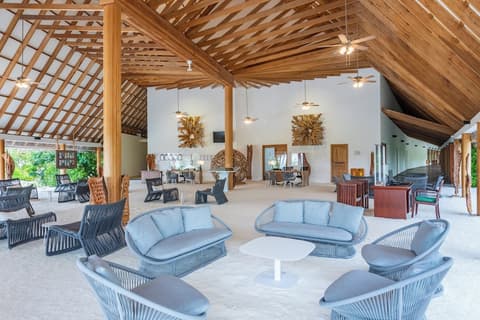 Cinnamon Velifushi Maldives, Lobby