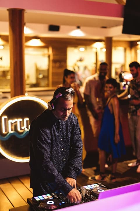 Cinnamon Velifushi Maldives, Bar (on property)