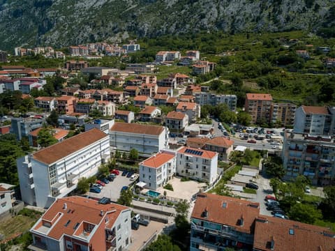 Maison W, Aerial view