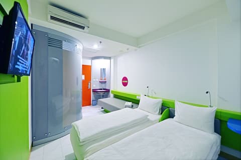 Singaraja Beach Hotel, Room