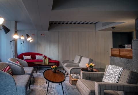 Porta Nova Collection House, Reception