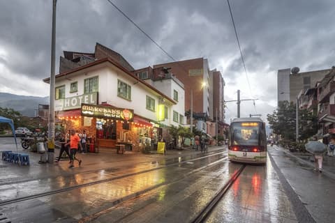 Ayenda 1231 Paradise Center, Front of property