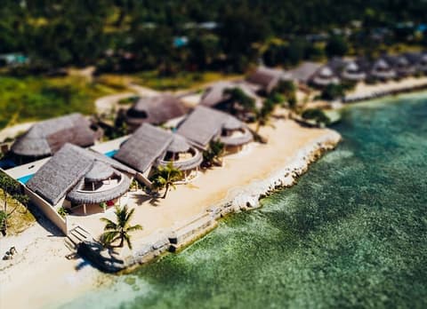 Waves at Surfside, Interior