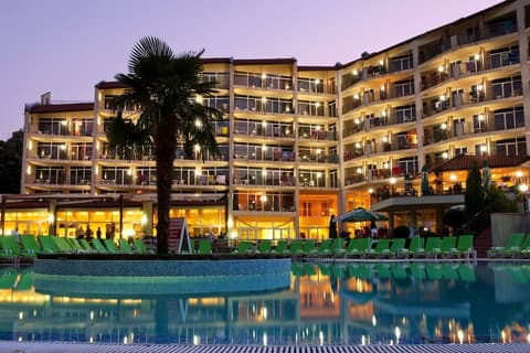 Madara Park Hotel, Front of property - evening/night