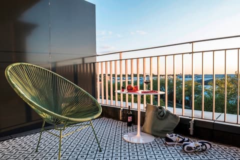 Mintrops Concierge Hotel, Balcony