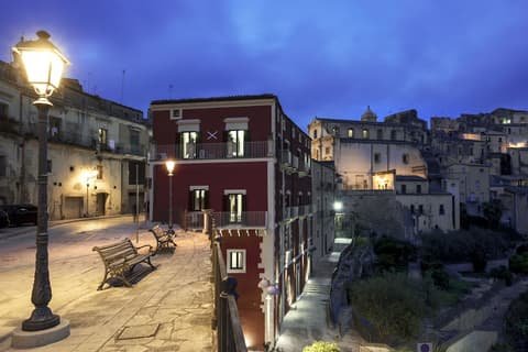 Itria Palace, Exterior