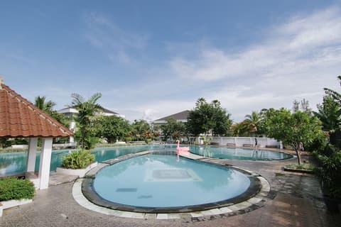 Sevilla Resort Magelang, Outdoor pool