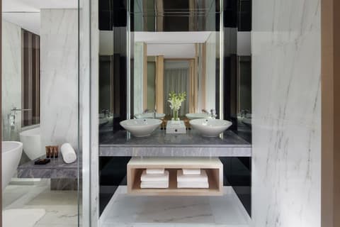 Paramount Hotel Dubai, Bathroom