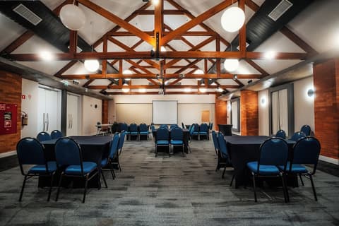 Laghetto Estação, Meeting facility