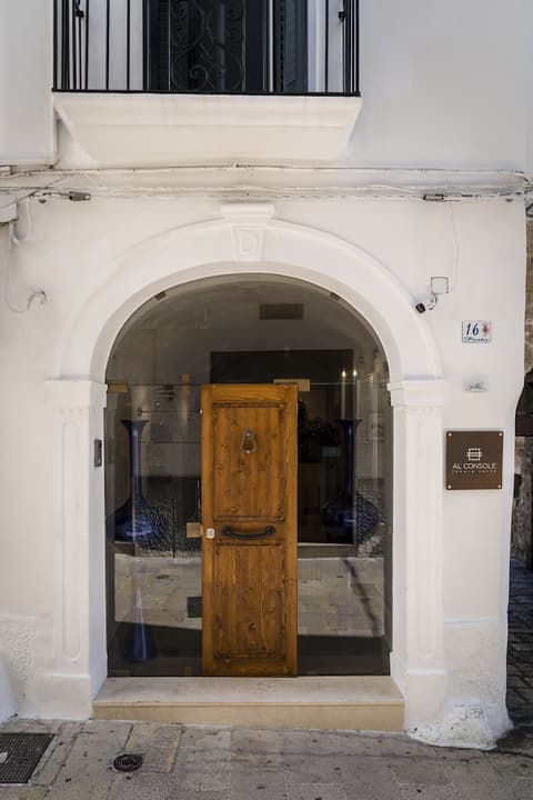 Al Console Luxury Suite, Property entrance