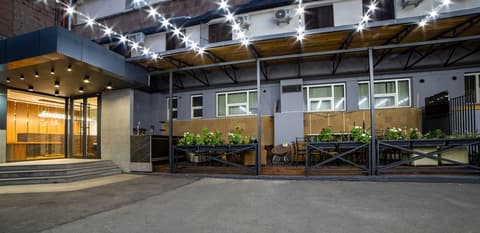 Median Hotel City Center Yerevan, Exterior