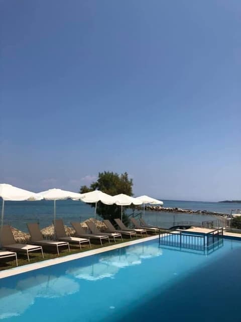 Golden Coast Resort, Sundeck