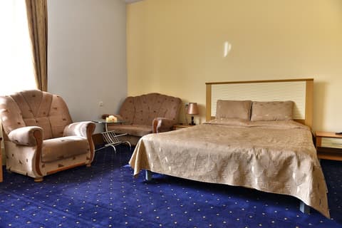 GreenWood Hotel, Room