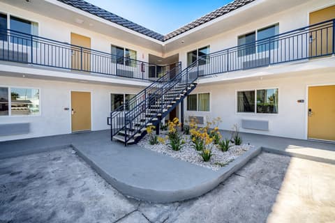 Trend Hotel at LAX Airport, Interior entrance
