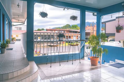 Hotel Alicia, Exterior