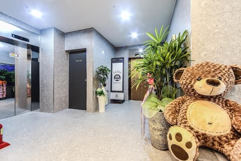 Browndot Hotel - Gold, Lobby