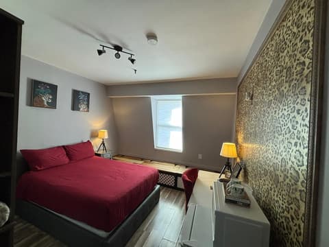 Queen Nest Hotel, Room