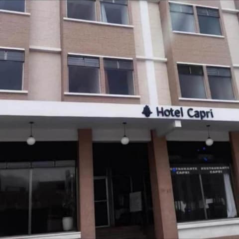 Hotel Capri, Front of property