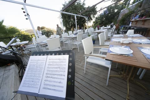 Metin's Gumusluk, Interior entrance