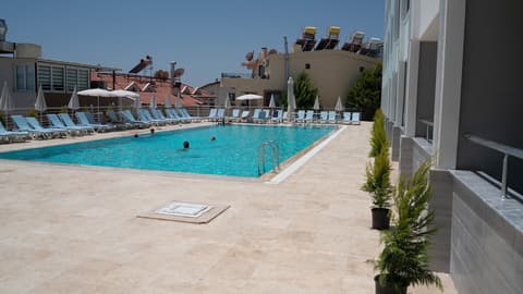 Asel Hotel, Outdoor pool