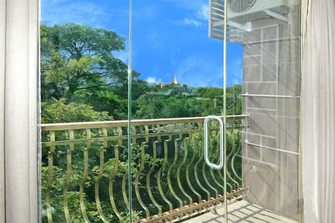 Prestige Residences at Golden Valley, Balcony